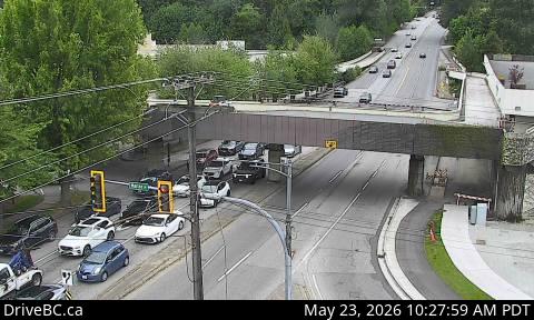 Live Traffic Camera of Camera of Taylor Way at Marine Drive, looking <b>NORTH</b> on Taylor Way