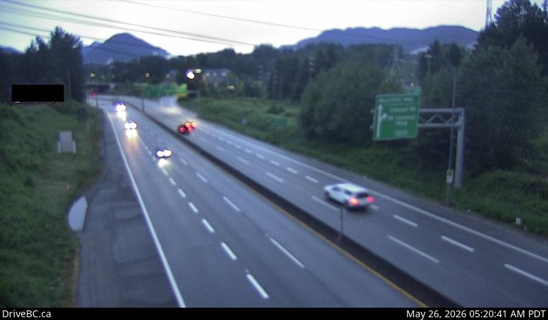 Live Traffic Camera of Hwy 1, northend of Ironworkers Memorial Bridge at Fern Street northbound